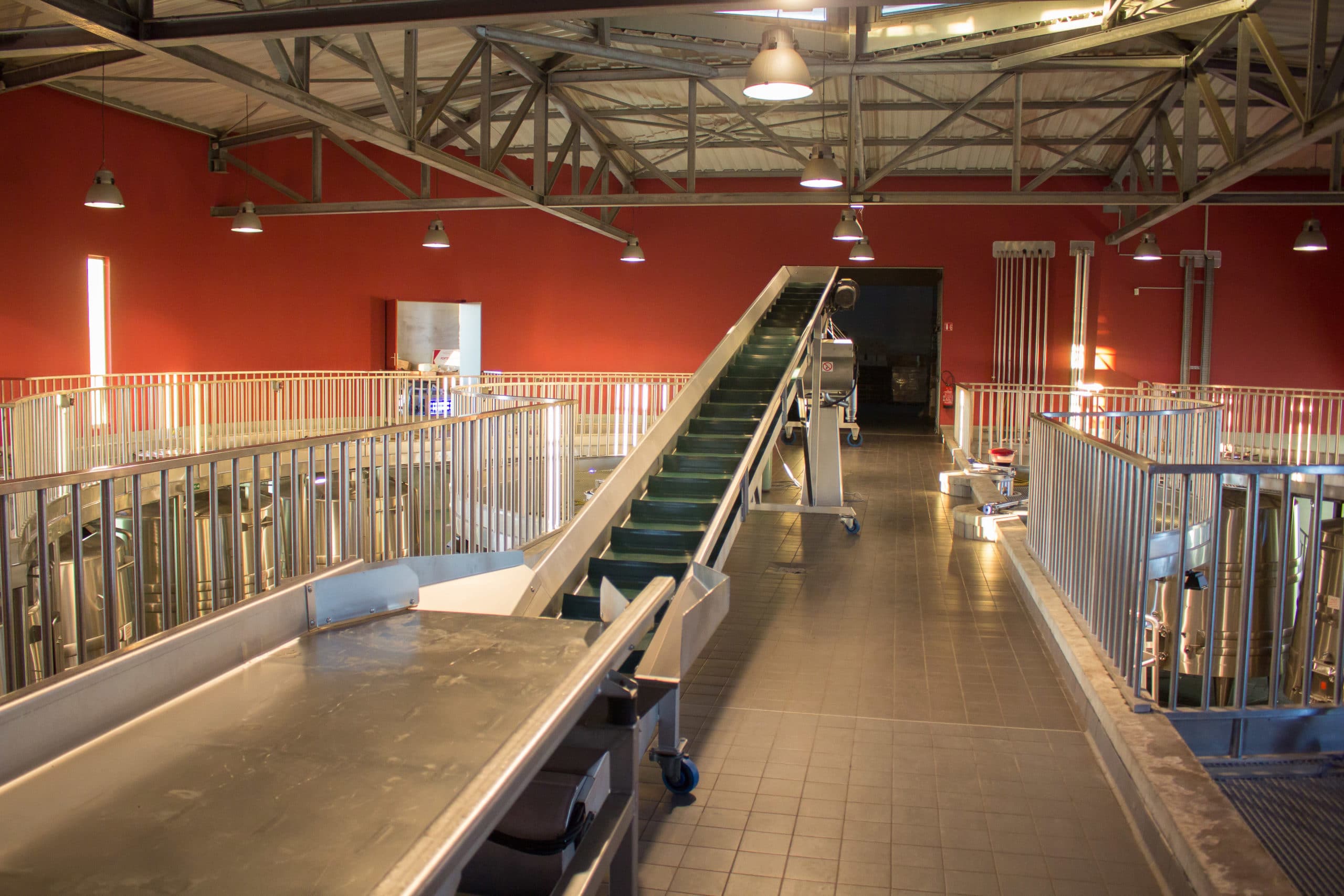 chateau-luchey-halde-chai-table